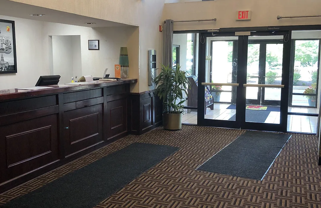 Super 8 By Wyndham Aurora/Naperville Area-1