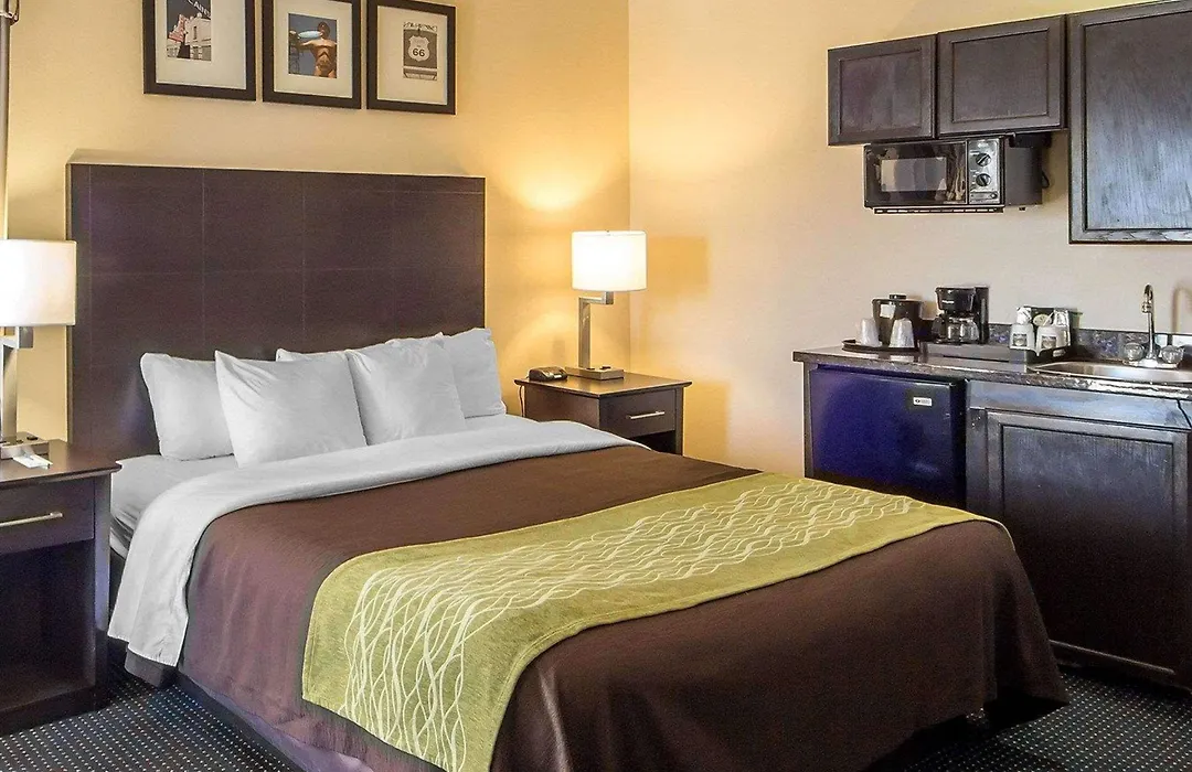 Quality Inn Tulsa-Downtown West-1