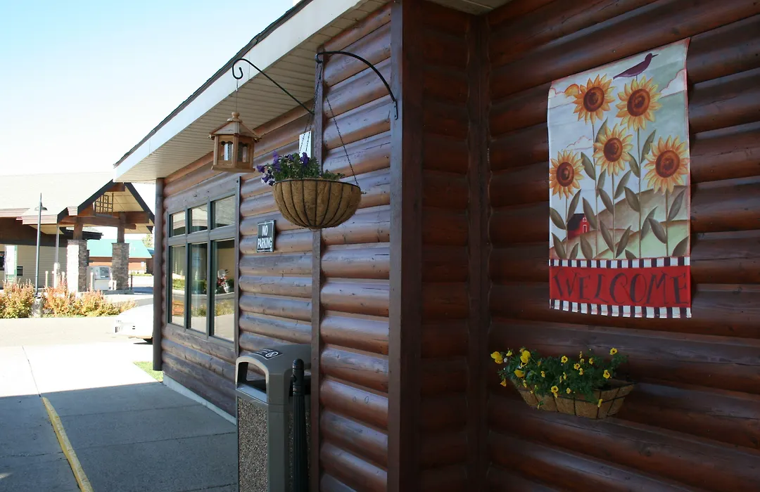 Yellowstone Lodge-1