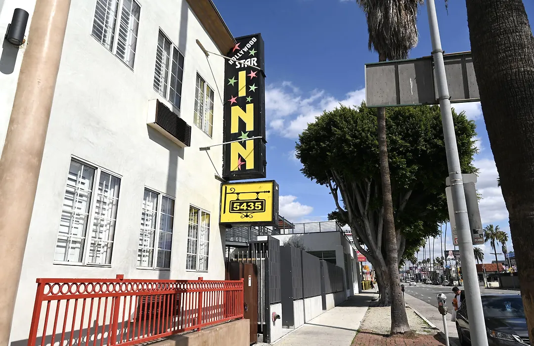 Hollywood Stars Inn-1