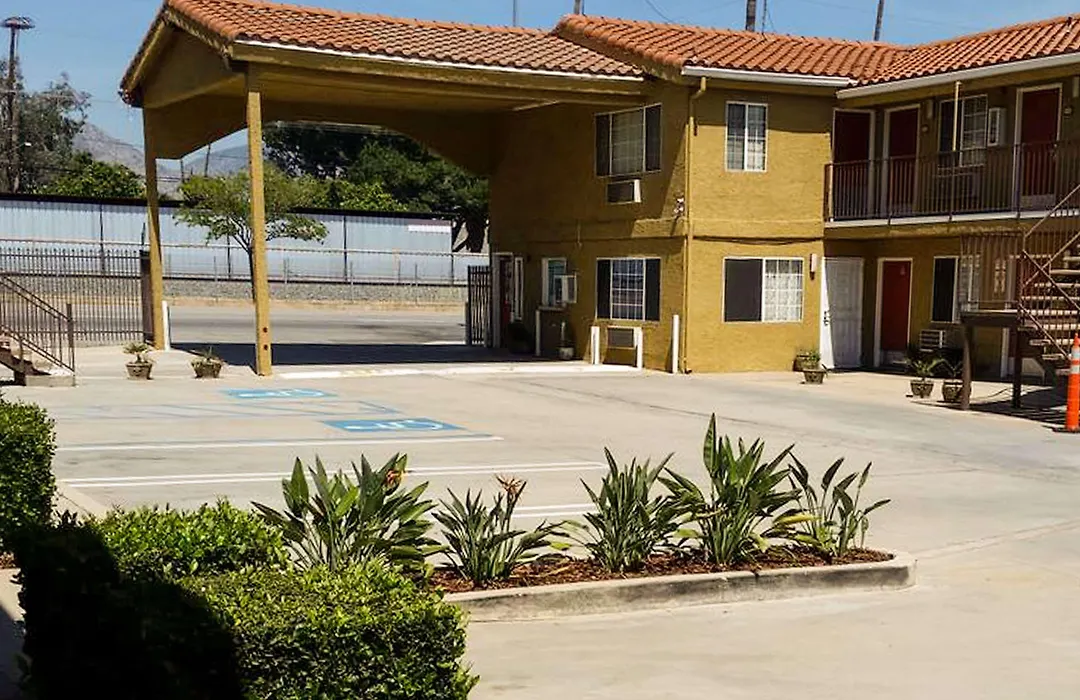 Economy Inn Motel-1