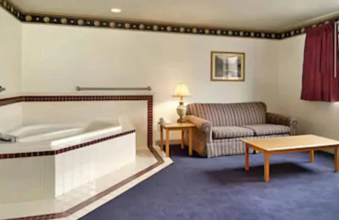 Super 8 By Wyndham Morgantown-1