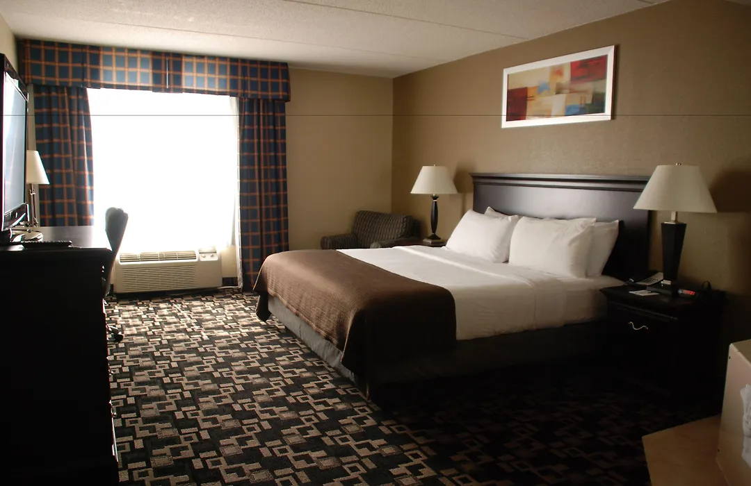 The Plaza Hotel And Suites-1