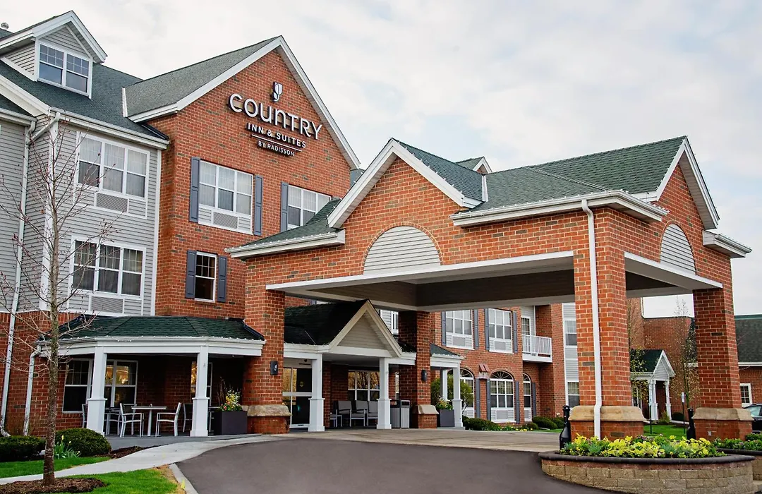 Country Inn & Suites By Radisson, Milwaukee West Brookfield , Wi-1