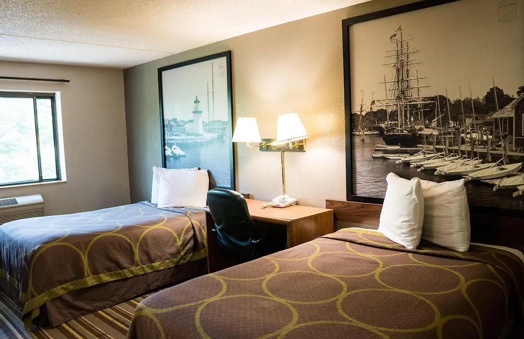 Super 8 By Wyndham Groton-1
