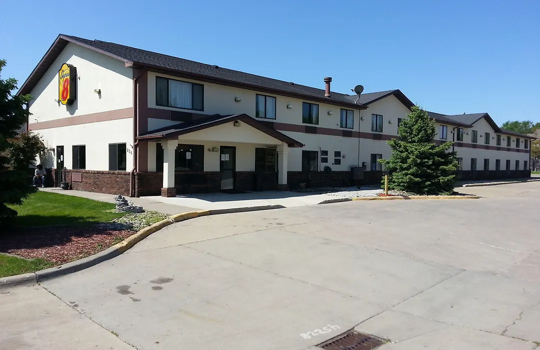 Super 8 By Wyndham Ankeny/Des Moines Area-1