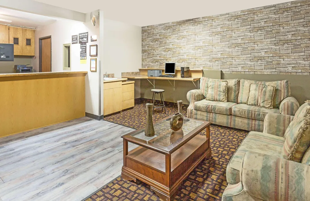Super 8 By Wyndham Logan-1
