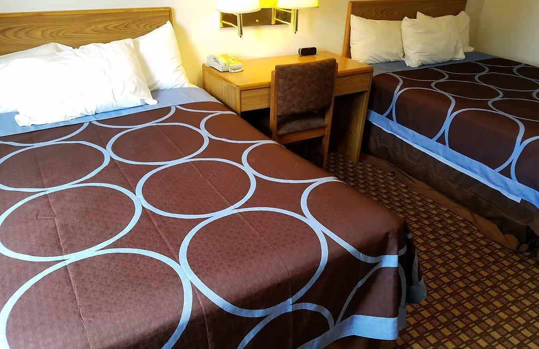 Auburn Inn-1