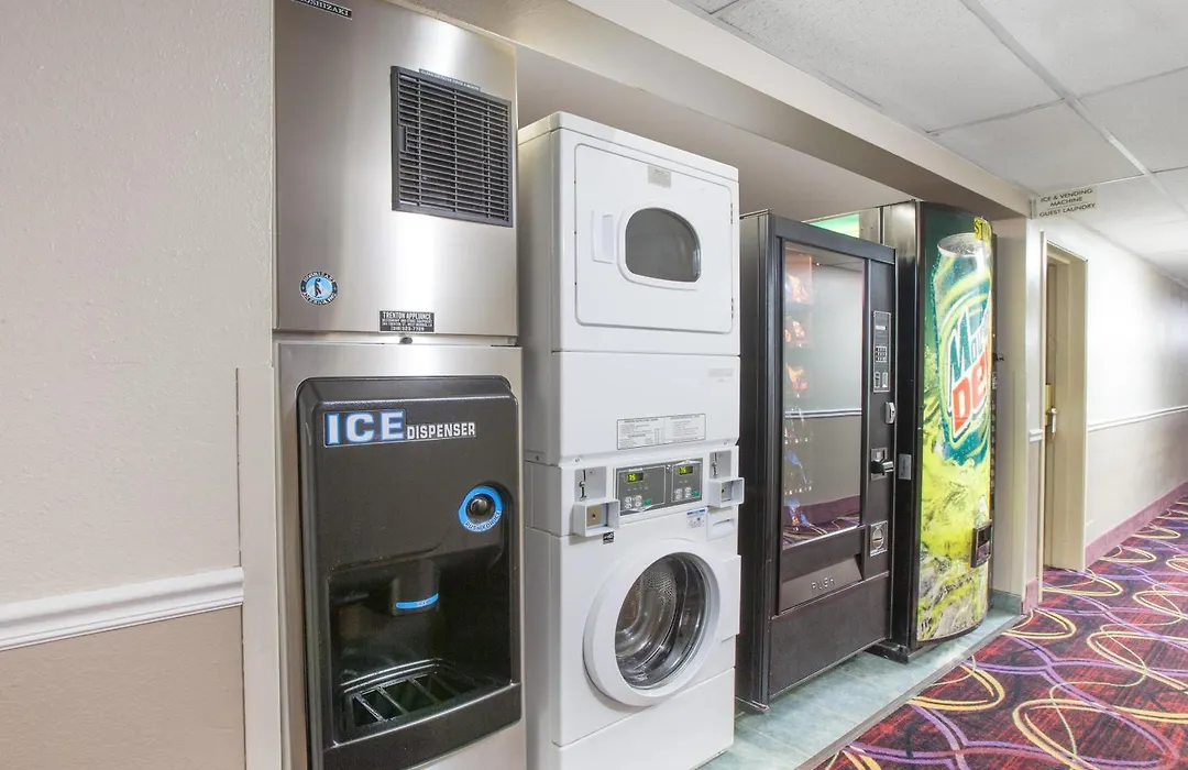 Super 8 By Wyndham Natchitoches-1