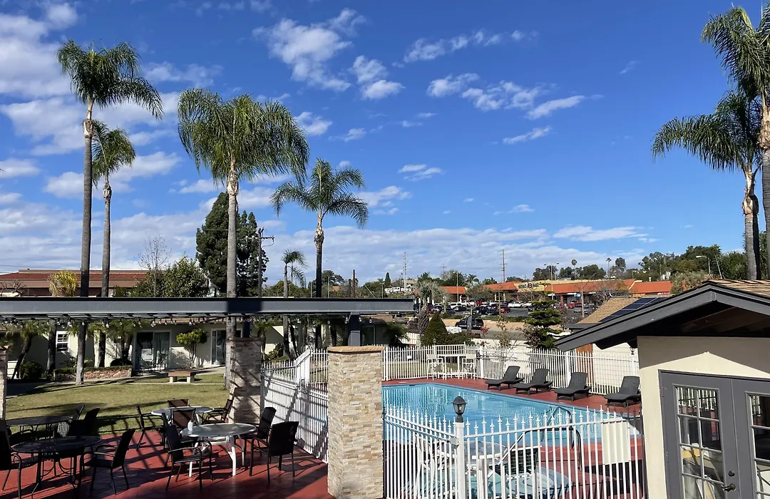 Fallbrook Country Inn-1