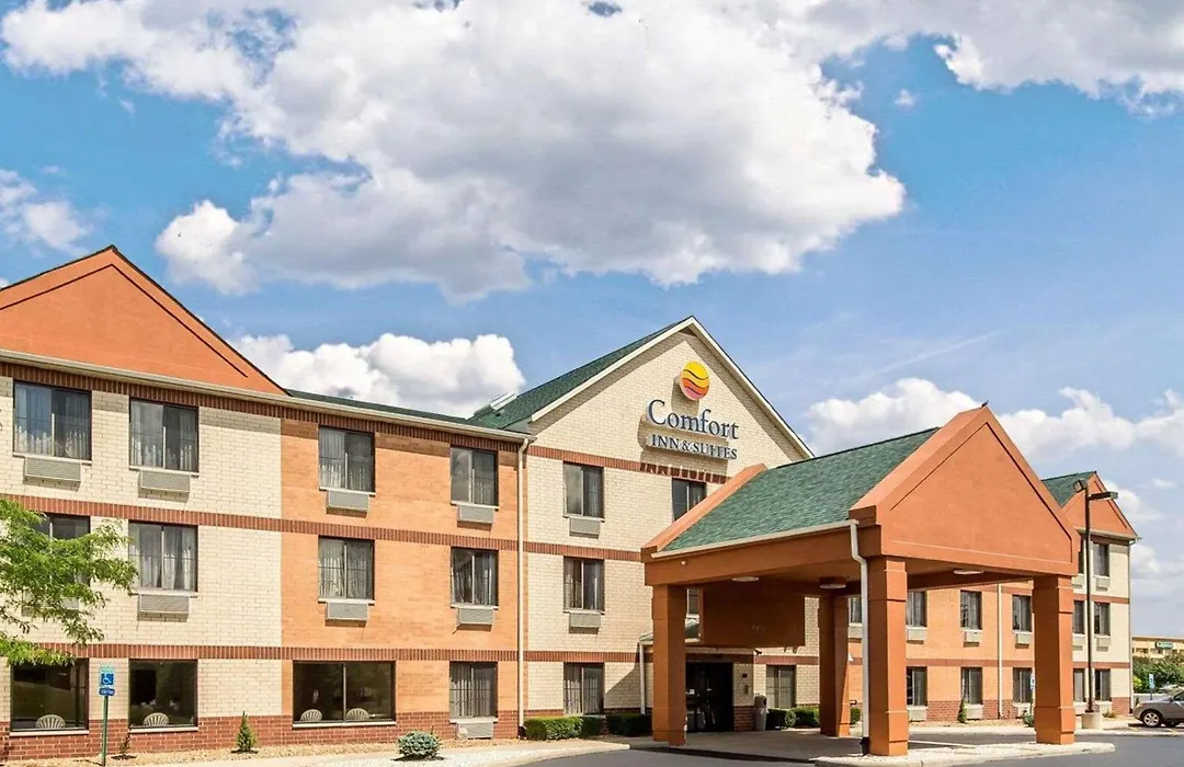 Comfort Inn & Suites Near Tinley Park Amphitheater-1