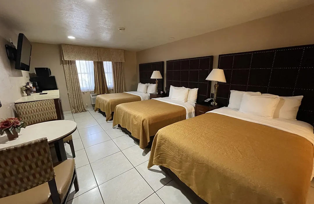 Hotel Baja San Diego-1