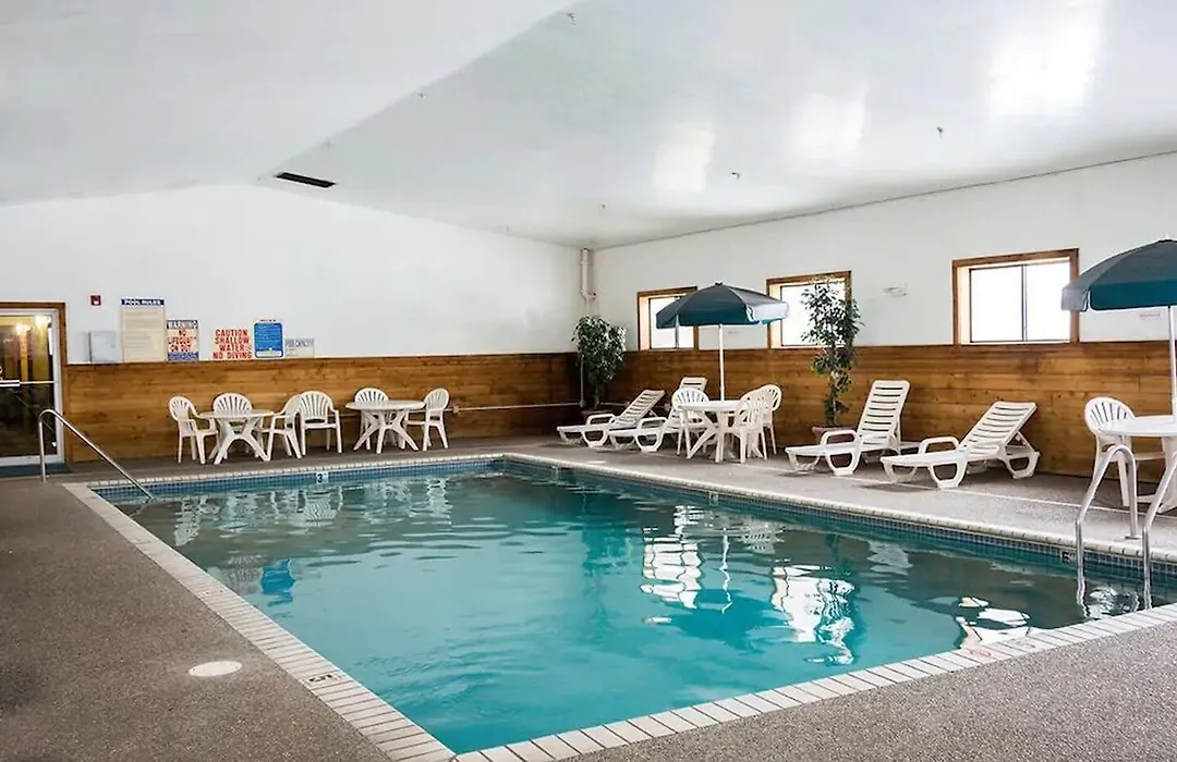 Norwood Inn And Suites - Minneapolis-St Paul Roseville-1