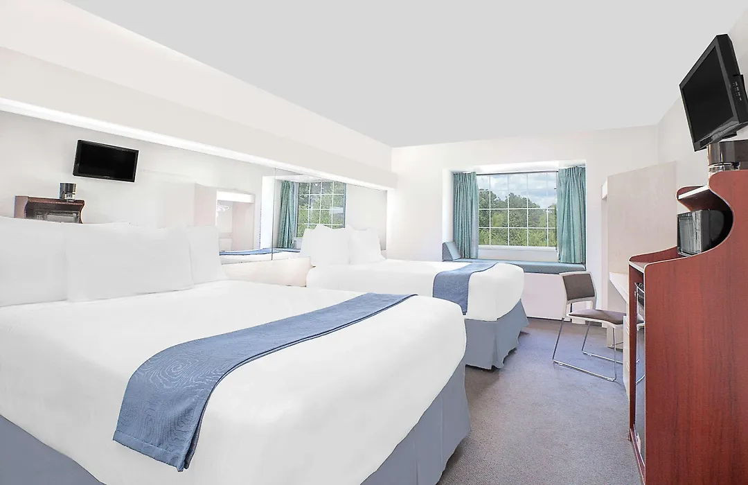 Microtel Inn & Suites By Wyndham Broken Bow-1