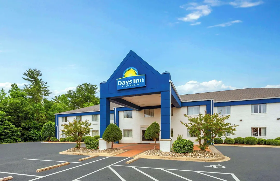 Days Inn & Suites By Wyndham Siler City-1