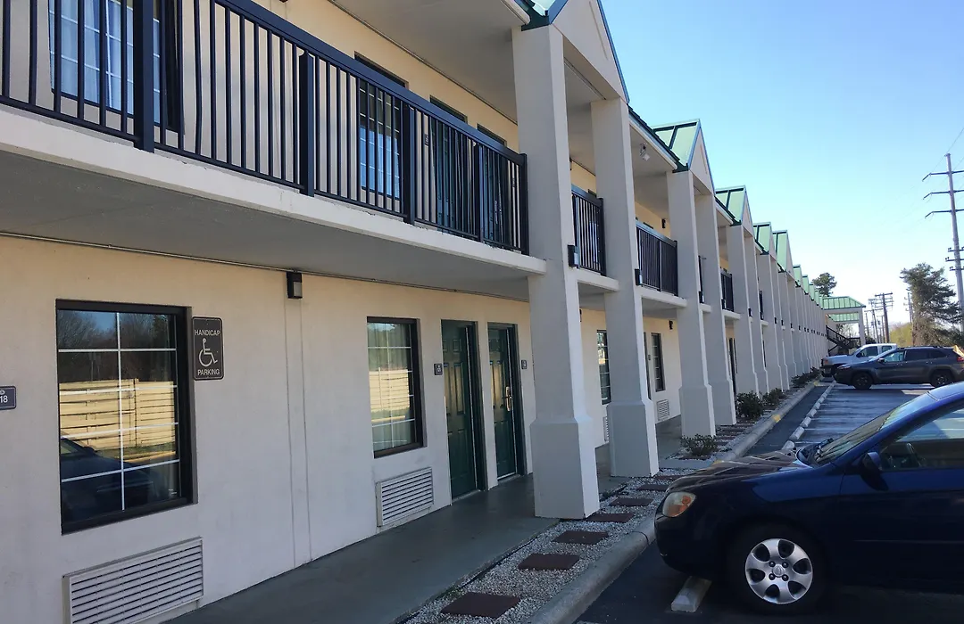 Quality Inn & Suites Hanes Mall-1