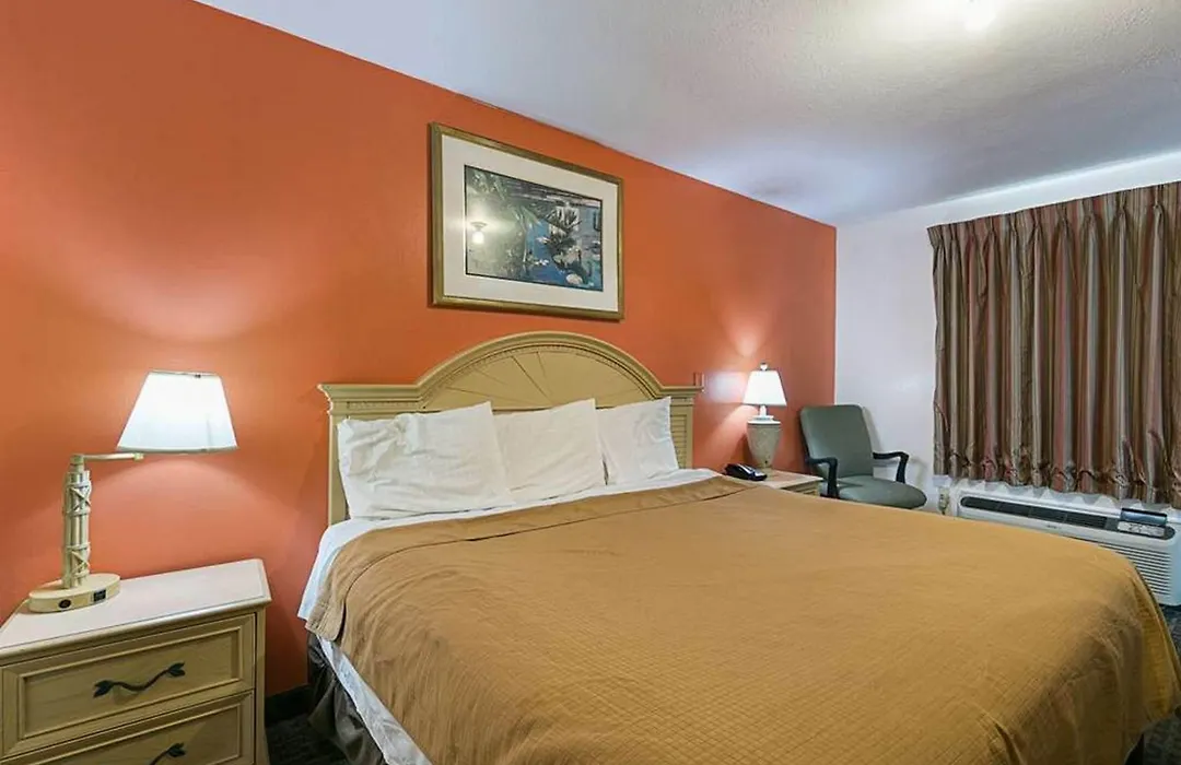 Motel 6 Enterprise Al-1