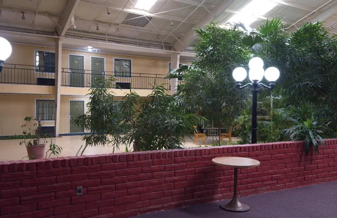 Econo Lodge Elk City-1