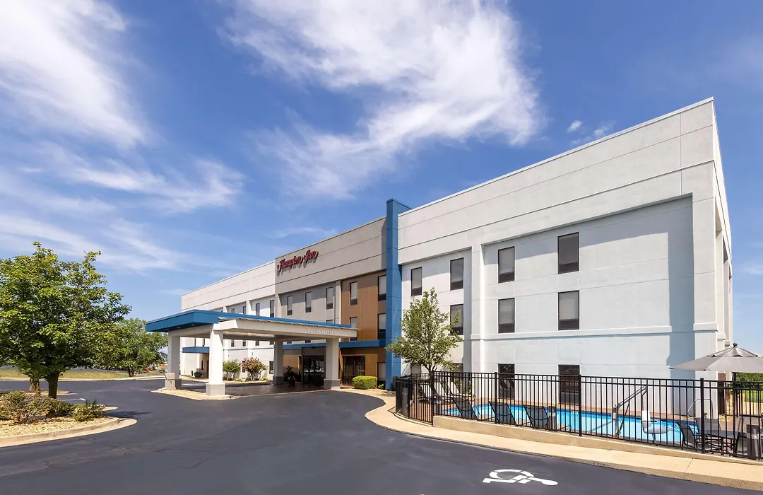 Hampton Inn Saint Robert-1