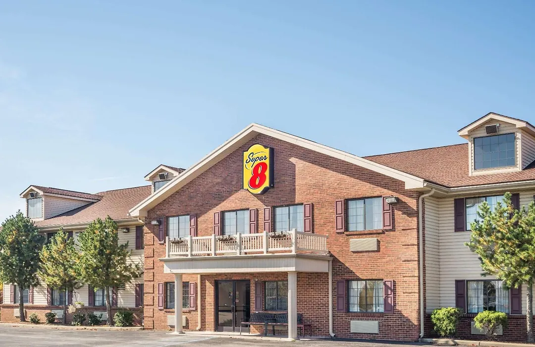 Super 8 By Wyndham Madison In-1