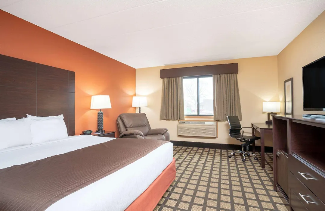 Baymont By Wyndham Lakeville-1
