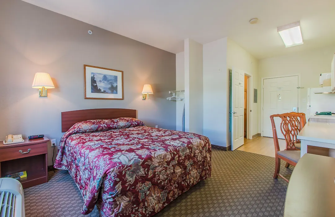 Intown Suites Extended Stay Colorado Springs-1