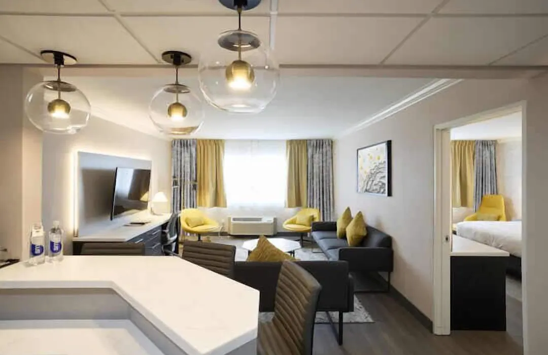 Gateway Hotel And Conference Center-1
