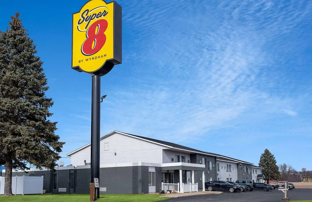 Super 8 By Wyndham Owatonna-1
