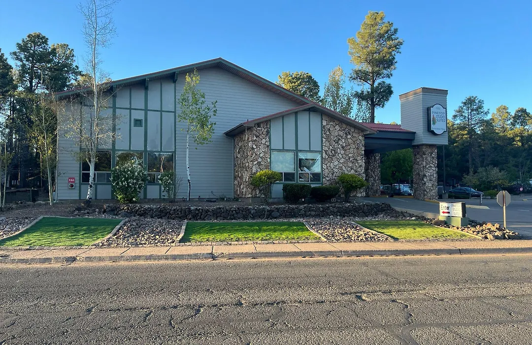 Pinetop Studio Suites-1