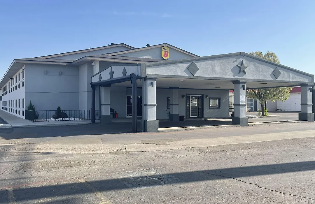 Super 8 By Wyndham Amarillo Central Tx-1