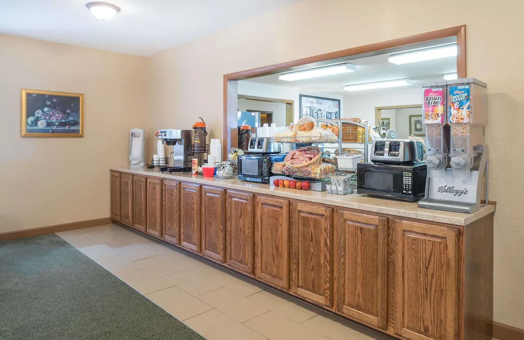 Super 8 By Wyndham Poplar Bluff Missouri-1