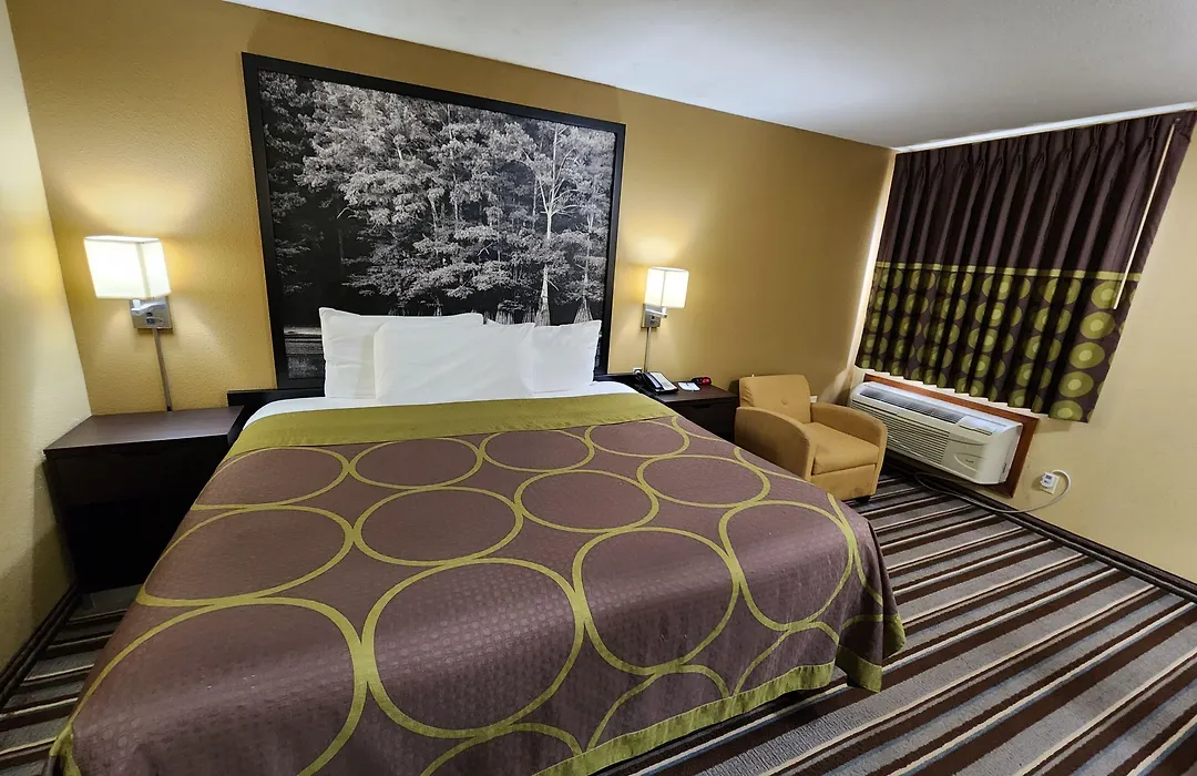 Super 8 By Wyndham Pine Bluff-1