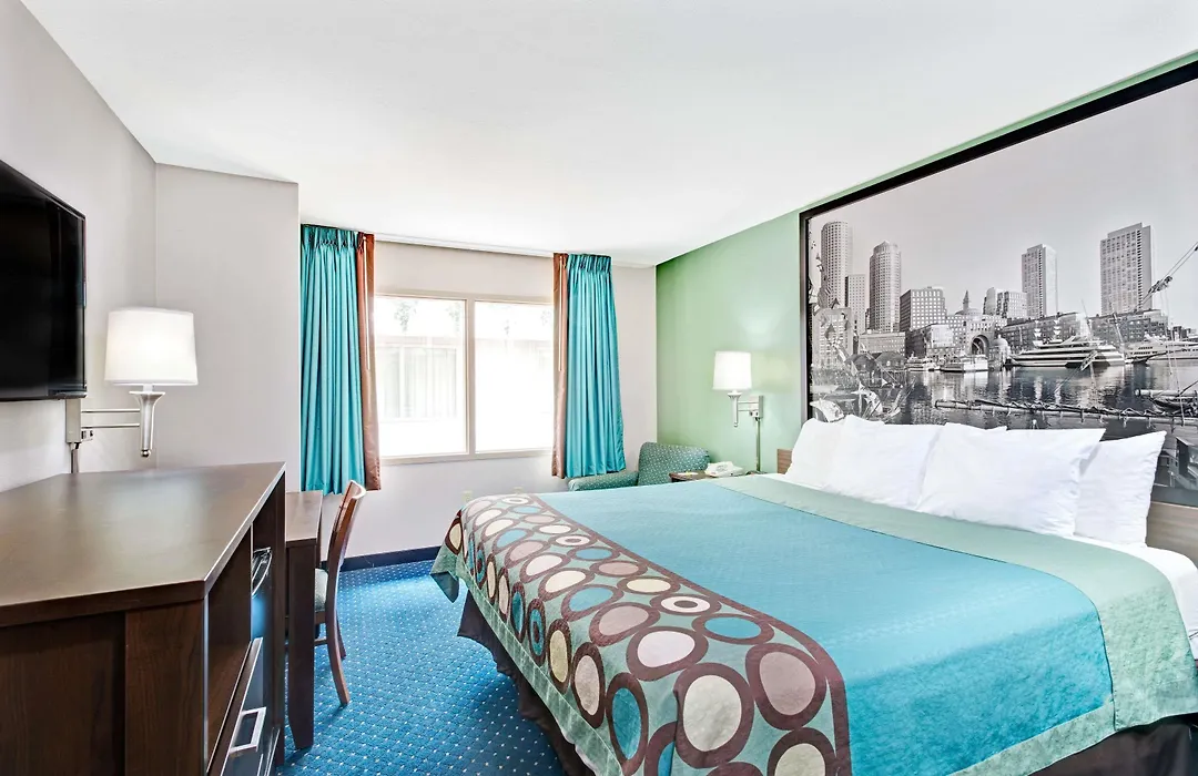 Super 8 By Wyndham Brockton-1