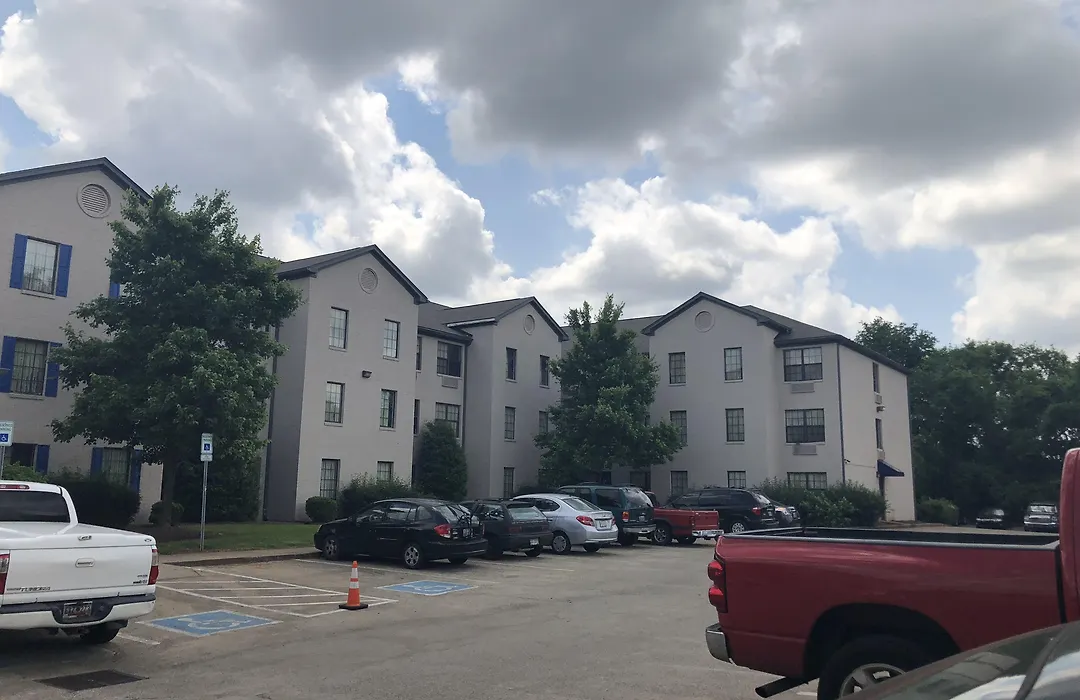 Intown Suites Extended Stay Murfreesboro Tn - Mtsu-1