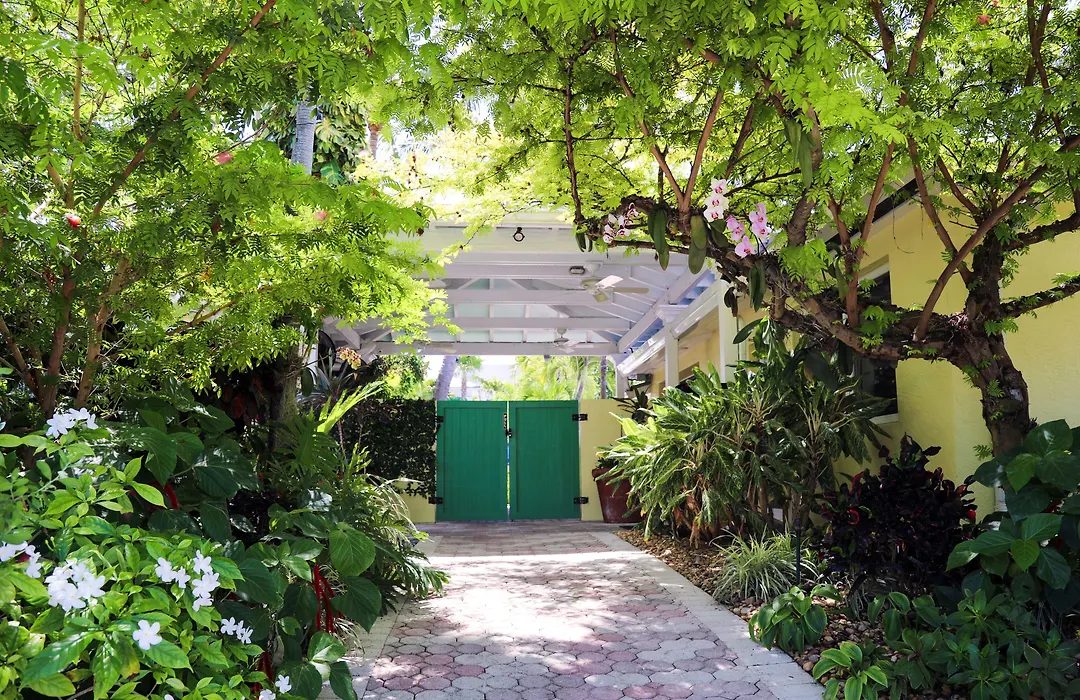 Almond Tree Inn - Adults Only-1