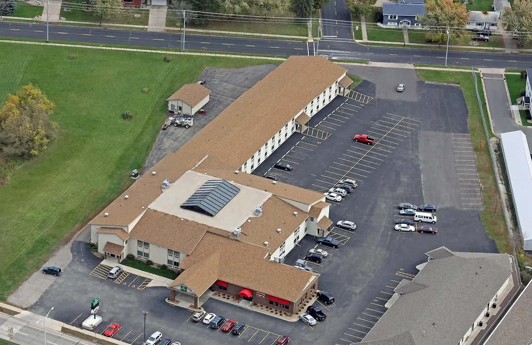 Woodfield Inn And Suites-1