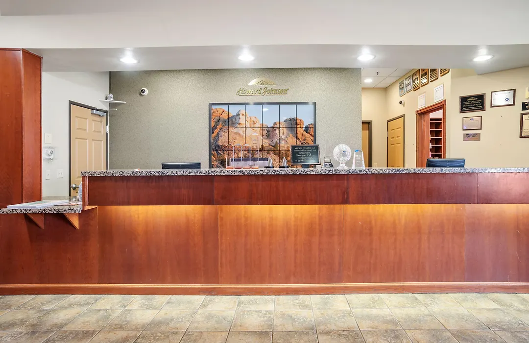 Elevation Inn & Suites, Trademark Collection By Wyndham Downtown Rapid City- Walking Distance To The Monument-1