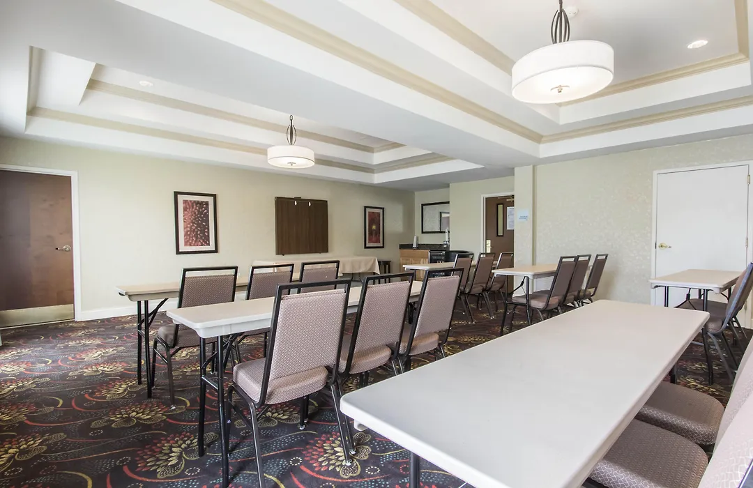 Holiday Inn Express & Suites Cullman-1