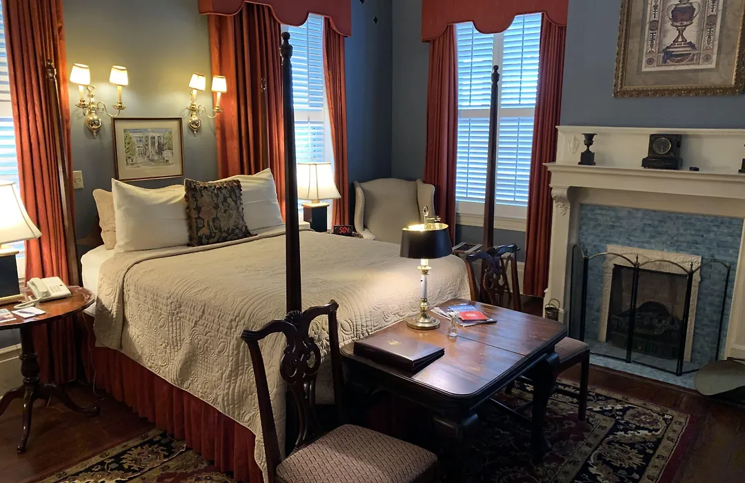 1842 Inn-1