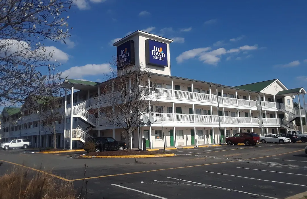 Intown Suites Extended Stay Chesapeake Va - I-64 Crossways Blvd-1