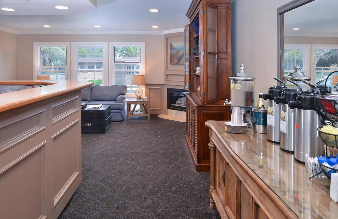 Sand Pebbles Inn-1