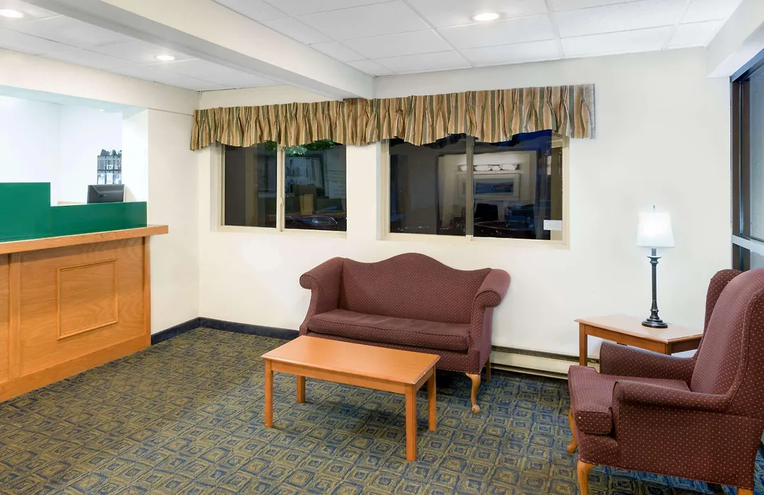 Super 8 By Wyndham Kingston-1