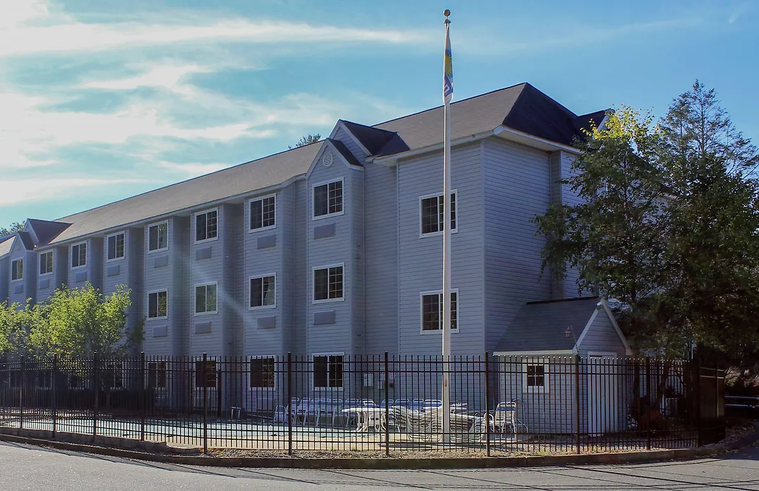 Days Inn By Wyndham Sturbridge-1