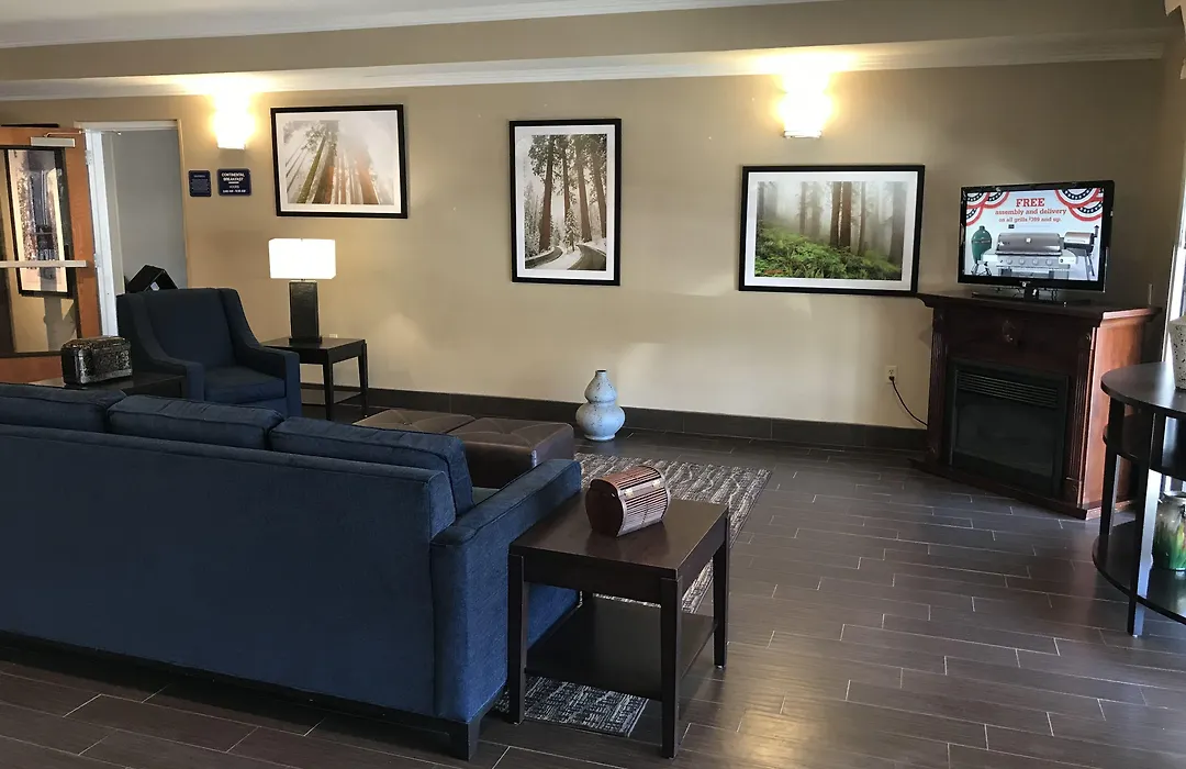 Comfort Suites Visalia - Convention Center-1