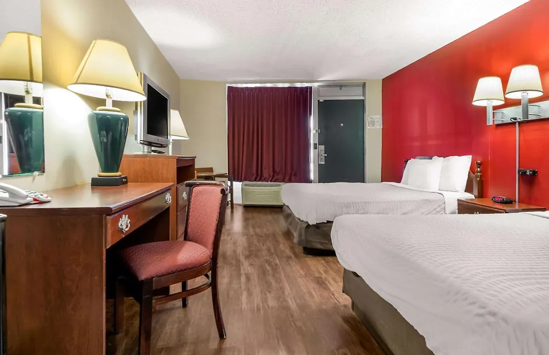 Econo Lodge Cortland Downtown-1