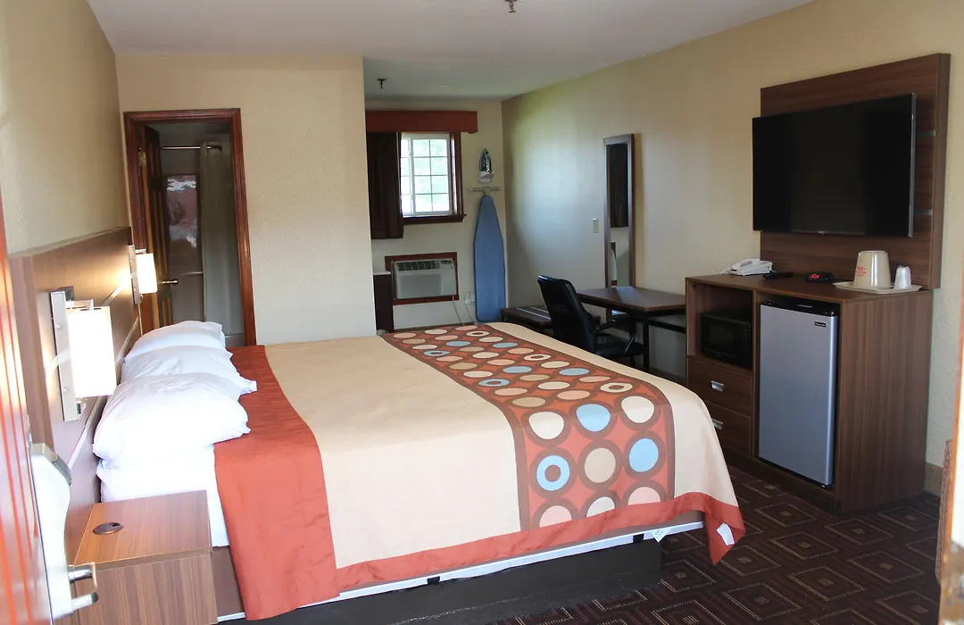 American Inn-1
