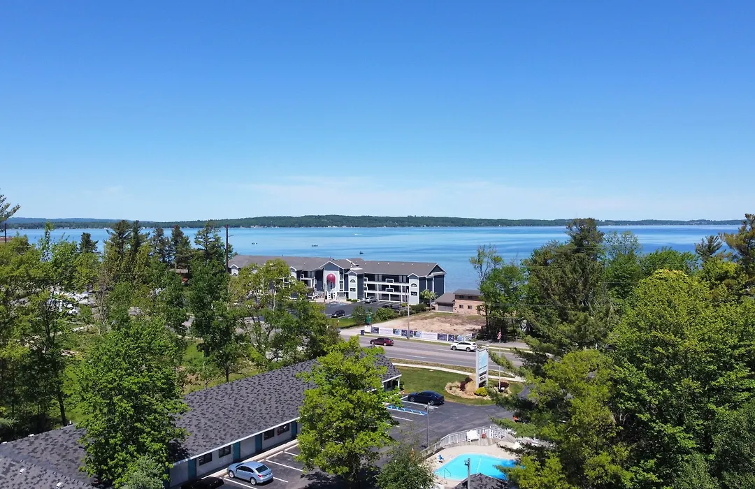 Traverse Bay Inn-1