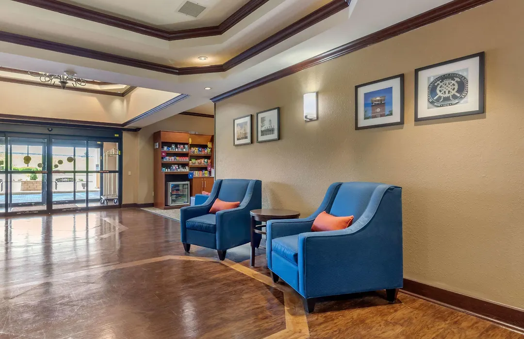 Comfort Suites Rolla-1