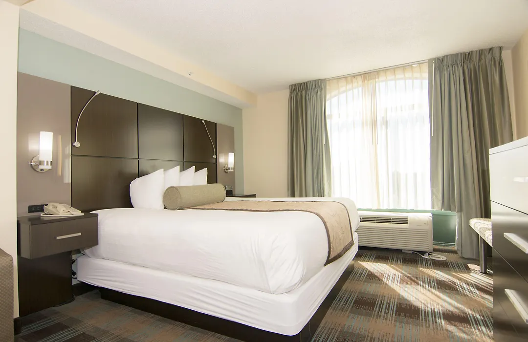 Wingate By Wyndham - Orlando International Airport- Free Hot Breakfast-1