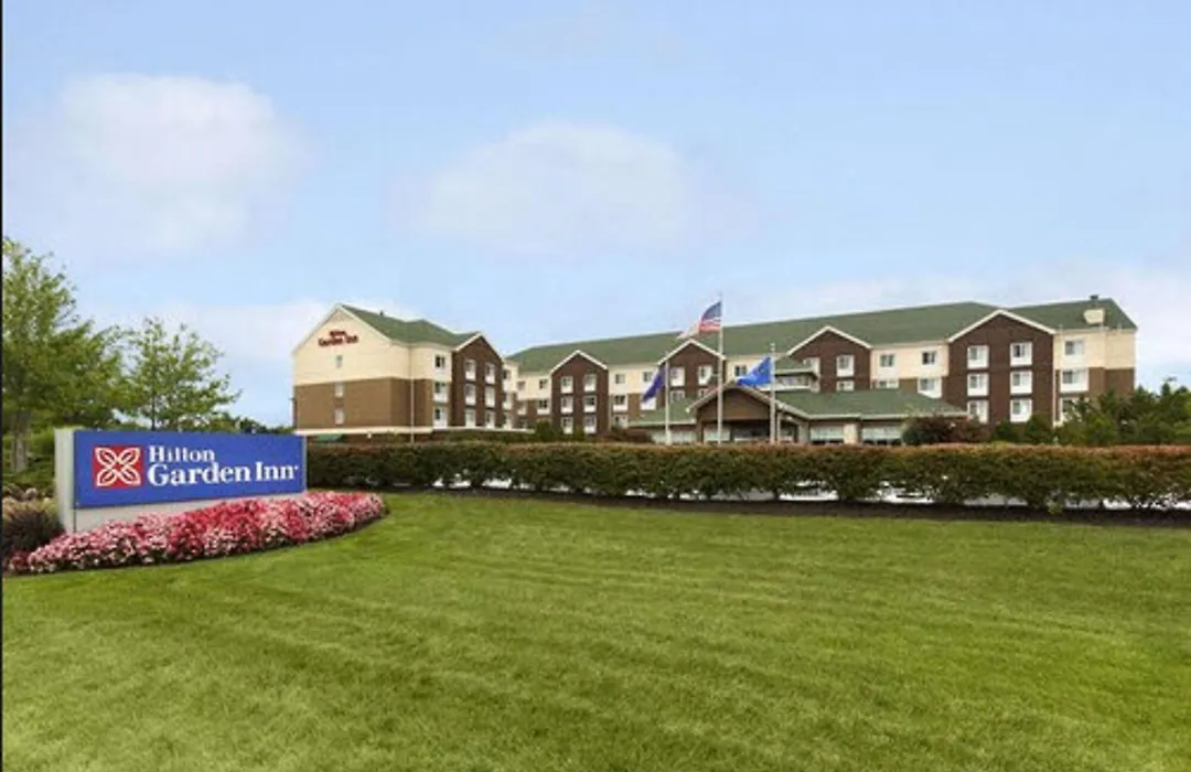 Hilton Garden Inn Islip/Macarthur Airport-1